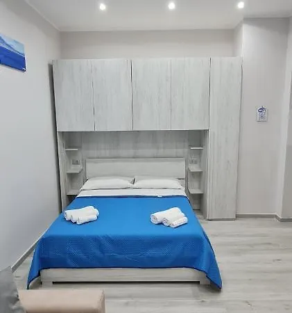 Punto House * Neapol