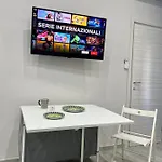 Punto House شقة
