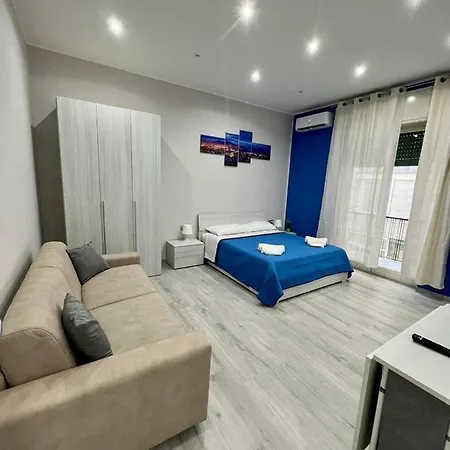 Punto House نابولي